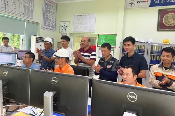 Đóng điện thành công Dự án Lắp máy 2 Trạm biến áp 500kV Tây Hà Nội 