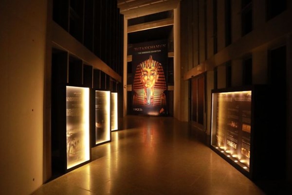 Lần đầu trưng bày toàn bộ kho báu Vua Tutankhamun tại Đại Bảo tàng Ai Cập