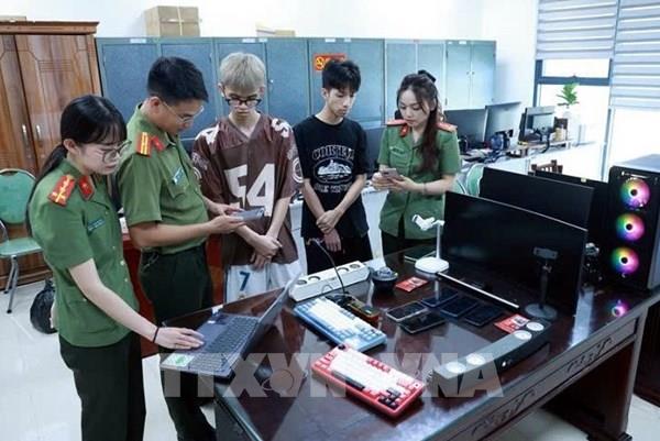 Khởi tố hai đối tượng lừa đảo, chiếm đoạt hơn 15 tỷ đồng qua đánh bạc trực tuyến