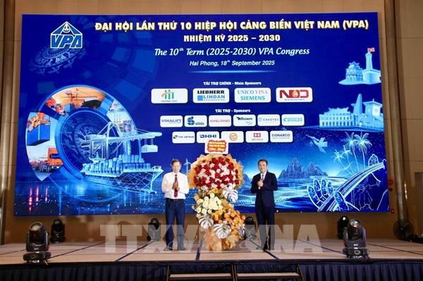 Hệ thống Cảng biển Việt Nam - mắt xích trọng yếu trong chuỗi cung ứng toàn cầu