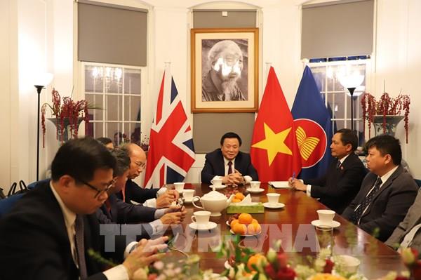 Việt Nam, Anh tăng cường hợp tác về phát triển xanh và bền vững