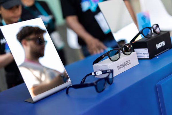 Meta ra mắt kính thông minh Oakley