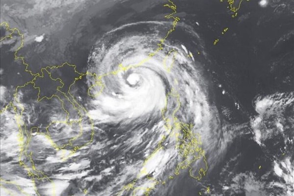 Bão số 8 di chuyển theo hướng Tây Bắc tốc độ 15km/h