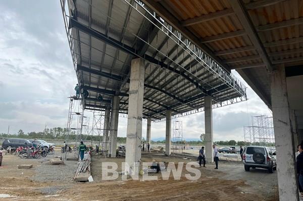 Cao tốc chạy trước, trạm dừng nghỉ "chậm nhịp"