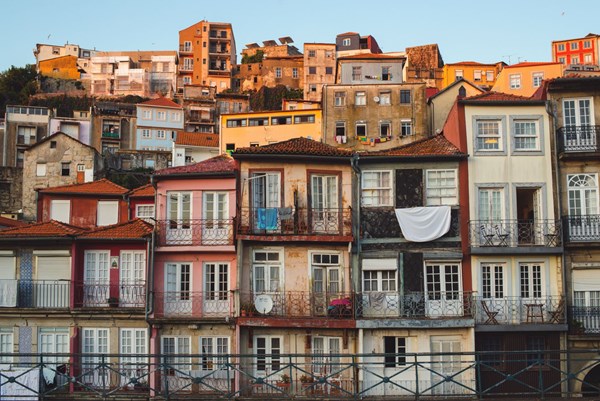 Ngân hàng Đầu tư châu Âu hỗ trợ Bồ Đào Nha phát triển nhà ở giá rẻ