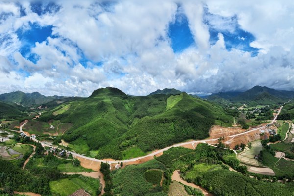 Hoàn thành tuyến đường xuyên núi đá ở Lạng Sơn