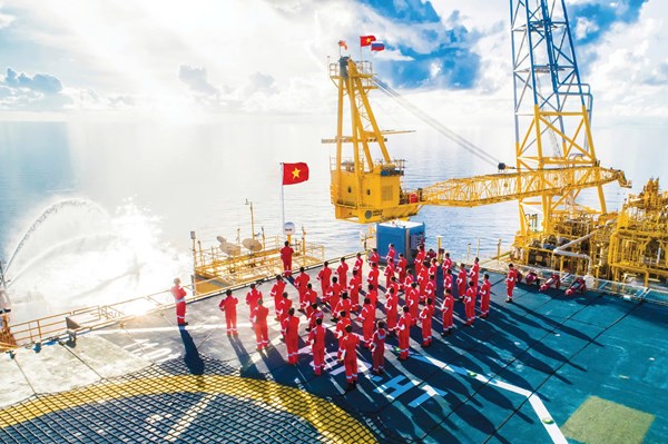 Petrovietnam 50 năm giữ lửa di sản, kiến tạo năng lượng quốc gia