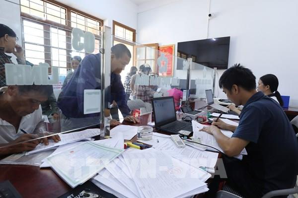Chính sách với người làm việc hợp đồng trong đơn vị sự nghiệp công lập nghỉ việc ngay do sắp xếp bộ máy
