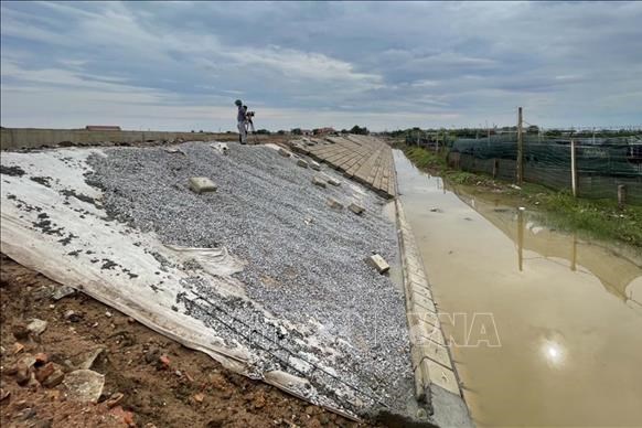 Bảy tỉnh, thành phố đảm bảo an toàn hệ thống đê điều trước bão RAGASA 