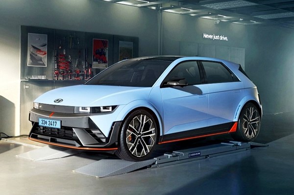 Hyundai ra mắt Ioniq 5N phiên bản giá “mềm”, giành 9 giải thưởng thiết kế quốc tế