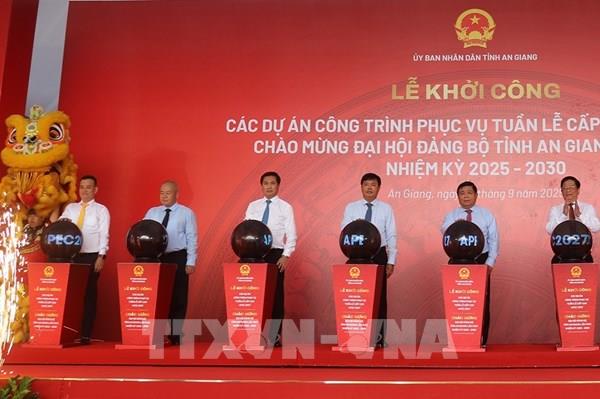 Khởi công, khởi động 10 dự án, công trình phục vụ Tuần lễ Cấp cao APEC 2027