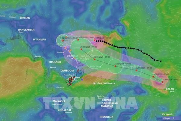 Bão số 9 tiếp tục suy yếu và tiến sát Quảng Ninh