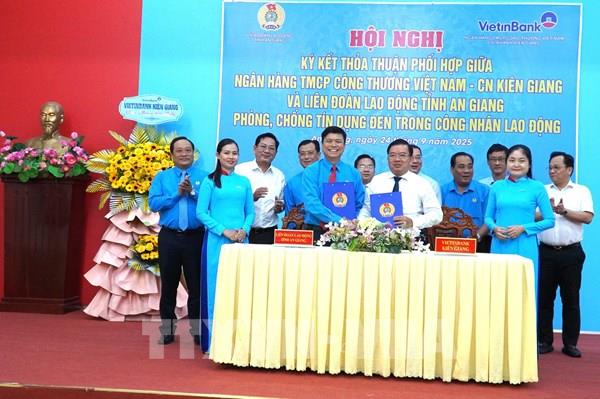 Ngăn tín dụng đen bủa vây công nhân
