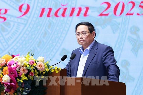 Thủ tướng Phạm Minh Chính: Đi từng ngõ, gõ từng nhà, rà từng người để chuyển đổi số