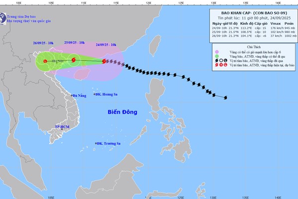 Bão số 9 vẫn duy trì tốc độ và sức gió, cách Móng Cái (Quảng Ninh) khoảng 570km