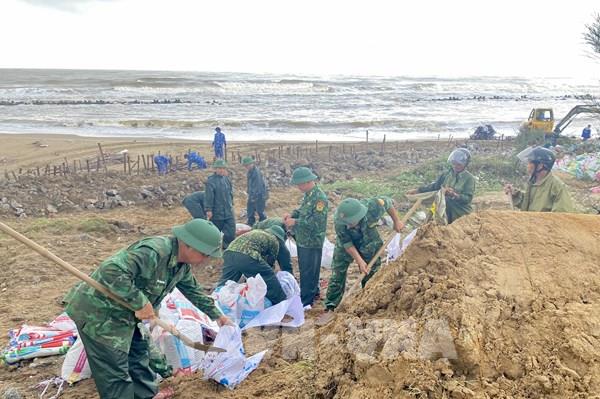 Hà Tĩnh khẩn trương huy động lực lượng ứng phó bão số 10