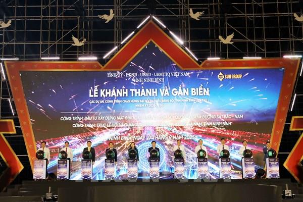 Ninh Bình khánh thành, gắn biển các dự án, công trình quan trọng
