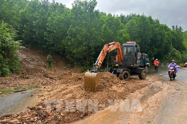 Đà Nẵng tìm cách liên lạc với hàng trăm người dân trong rừng