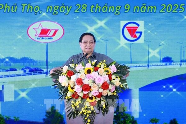 Thủ tướng Phạm Minh Chính: Cầu Phong Châu mới là nhịp cầu hàn gắn vết thương và nhen lên niềm tin, hạnh phúc