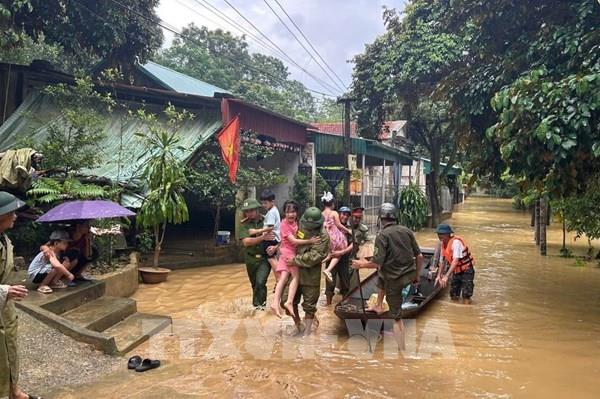Công an Thanh Hóa chủ động, khẩn trương giúp dân ứng phó bão số 10