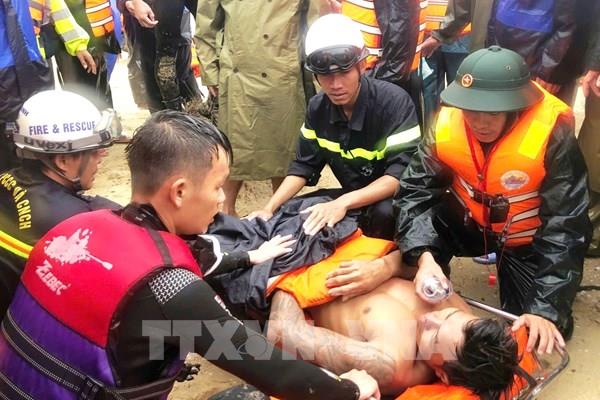 Bão số 10: Quảng Trị đã có 4 người mất tích, bị thương và 8 nhà dân tốc mái