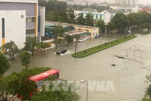 Hình ảnh Thanh Hóa oằn mình trong biển nước sau bão số 10