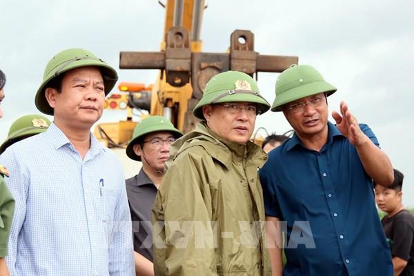 Quảng Trị dùng drone tìm kiếm 9 thuyền viên mất tích trong vụ tàu cá bị chìm ở sông Gianh