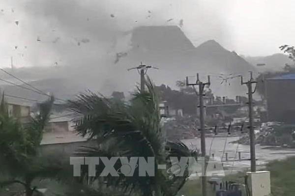 Hải Phòng có 9 người bị thương và nhiều nhà tốc mái do dông lốc