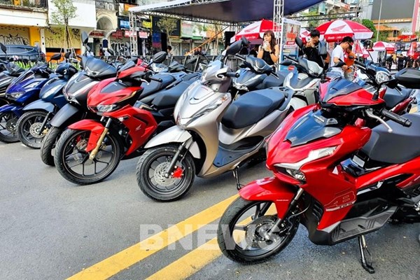 Giảm 30% phí đăng ký xe: Liệu có đủ “hâm nóng” thị trường ô tô, xe máy?