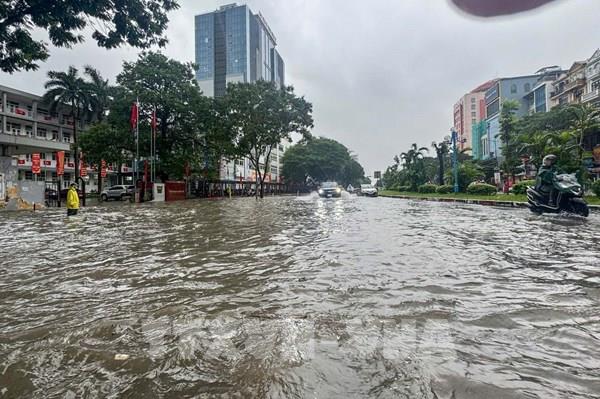 Hà Nội mưa lớn, lệnh báo động lũ sông Tích, sông Bùi