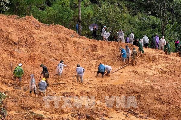 Sạt lở nghiêm trọng ở Lủng Cú (Tuyên Quang), 4 người mất tích