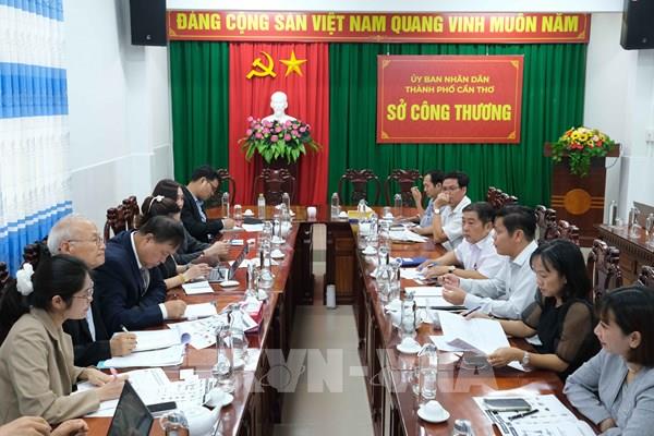 Doanh nghiệp Hàn Quốc muốn xây nhà máy nước ép, chiết xuất dầu từ rơm rạ ở Cần Thơ