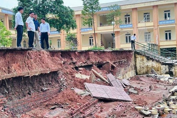 Hà Nội công bố tình huống khẩn cấp về thiên tai tại xã Suối Hai và Ba Vì