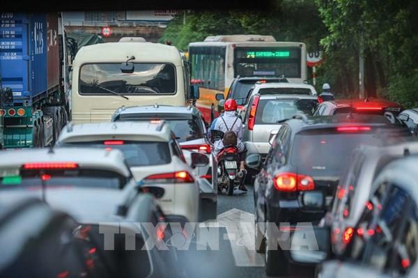Hà Nội vẫn còn nhiều điểm ngập úng cục bộ trên các tuyến phố