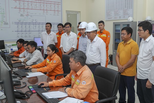 Đóng điện thành công dự án đường dây 500 kV Lào Cai – Vĩnh Yên