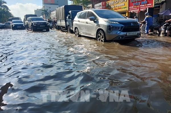 Giải pháp phòng chống úng ngập lâu dài cho Hà Nội khi mưa bão