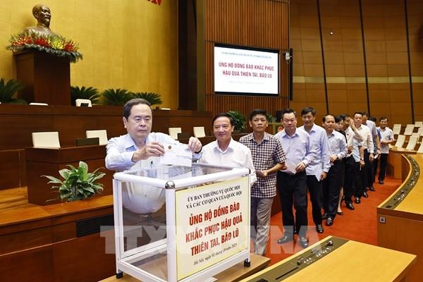 Ủy ban Thường vụ Quốc hội ủng hộ đồng bào khắc phục hậu quả thiên tai