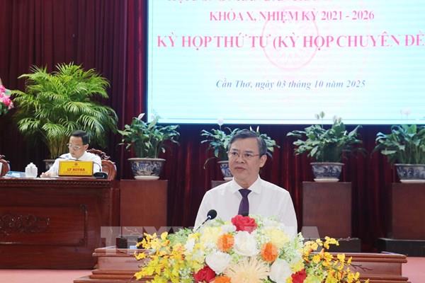Ông Trương Cảnh Tuyên được bầu làm Chủ tịch UBND thành phố Cần Thơ  