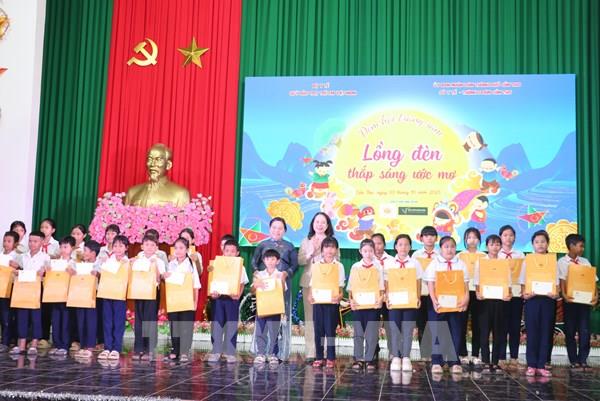 Phó Chủ tịch nước dự lễ hội Trung thu năm 2025 tại thành phố Cần Thơ