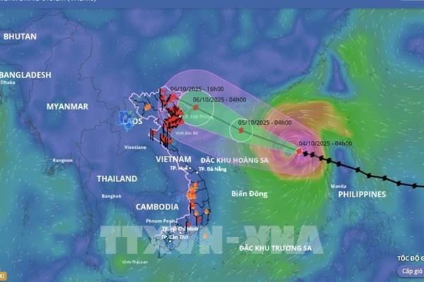 Bão số 11 mạnh thêm 1 cấp, cách đặc khu Hoàng Sa khoảng 330km