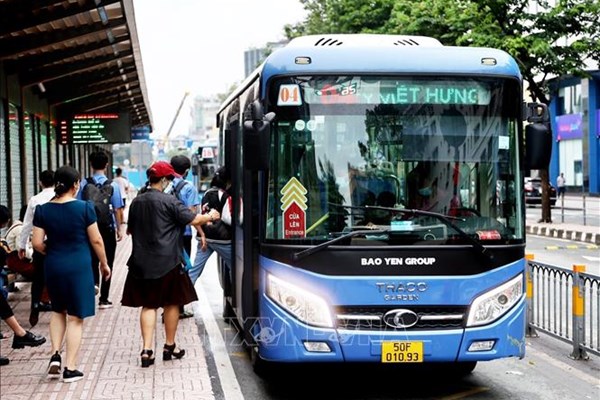 Vận tải hành khách tăng hơn 21%, tai nạn giao thông giảm cả ba tiêu chí