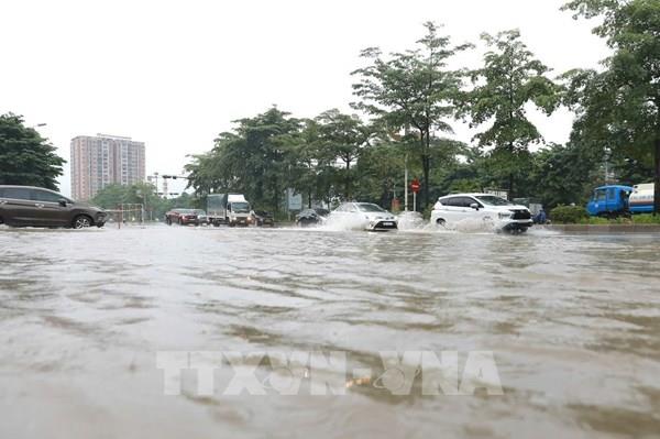 Mưa to gây ngập úng, ảnh hưởng đến đời sống người dân Thủ đô