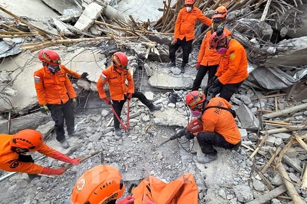Sập nhà nguyện tại Indonesia: Không còn hy vọng về người sống sót