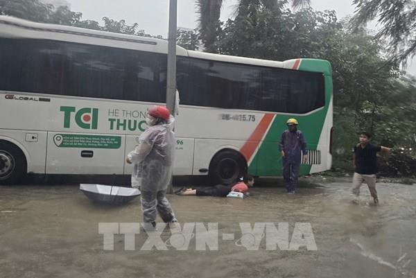 Hà Nội: Xử lý sự cố rò điện ở khu vực ngập nước, bảo đảm an toàn cho người dân