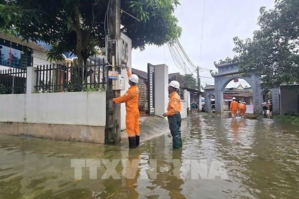 Ngành điện miền Bắc nỗ lực khôi phục cung cấp điện sau bão