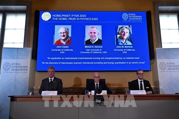 Giải Nobel Vật lý 2025 vinh danh 3 nhà khoa học người Mỹ