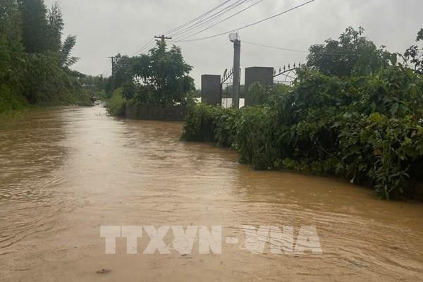 Bắc Ninh: Giải cứu an toàn 12 người bị mưa lũ cô lập