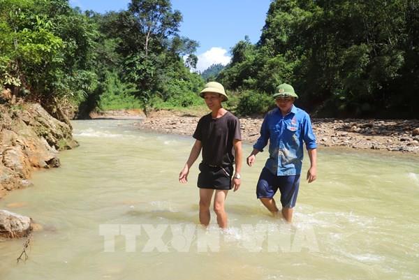 Quyết đoán giữa ranh giới sinh tử trong lũ dữ
