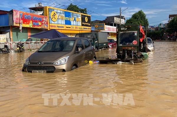 Bưu điện Việt Nam lên phương án hỗ trợ miễn phí vận chuyển hàng hóa cứu trợ vùng lũ