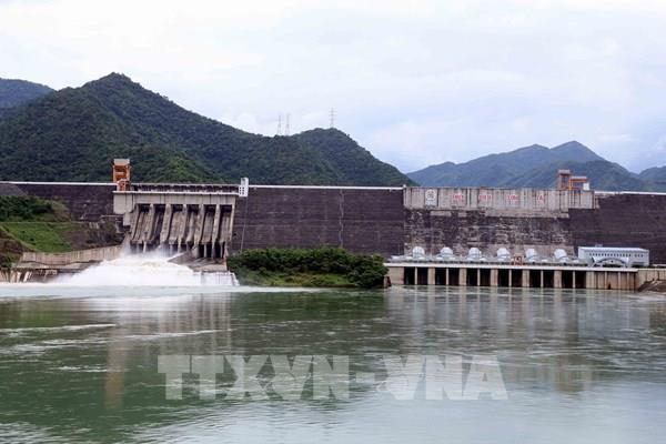Công ty Thủy điện Sơn La mở 1 cửa xả đáy